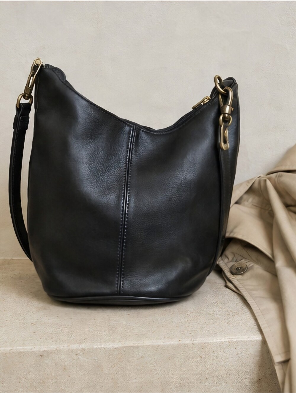 Vintage Hobo International Black Leather Convertible Backpack Purse